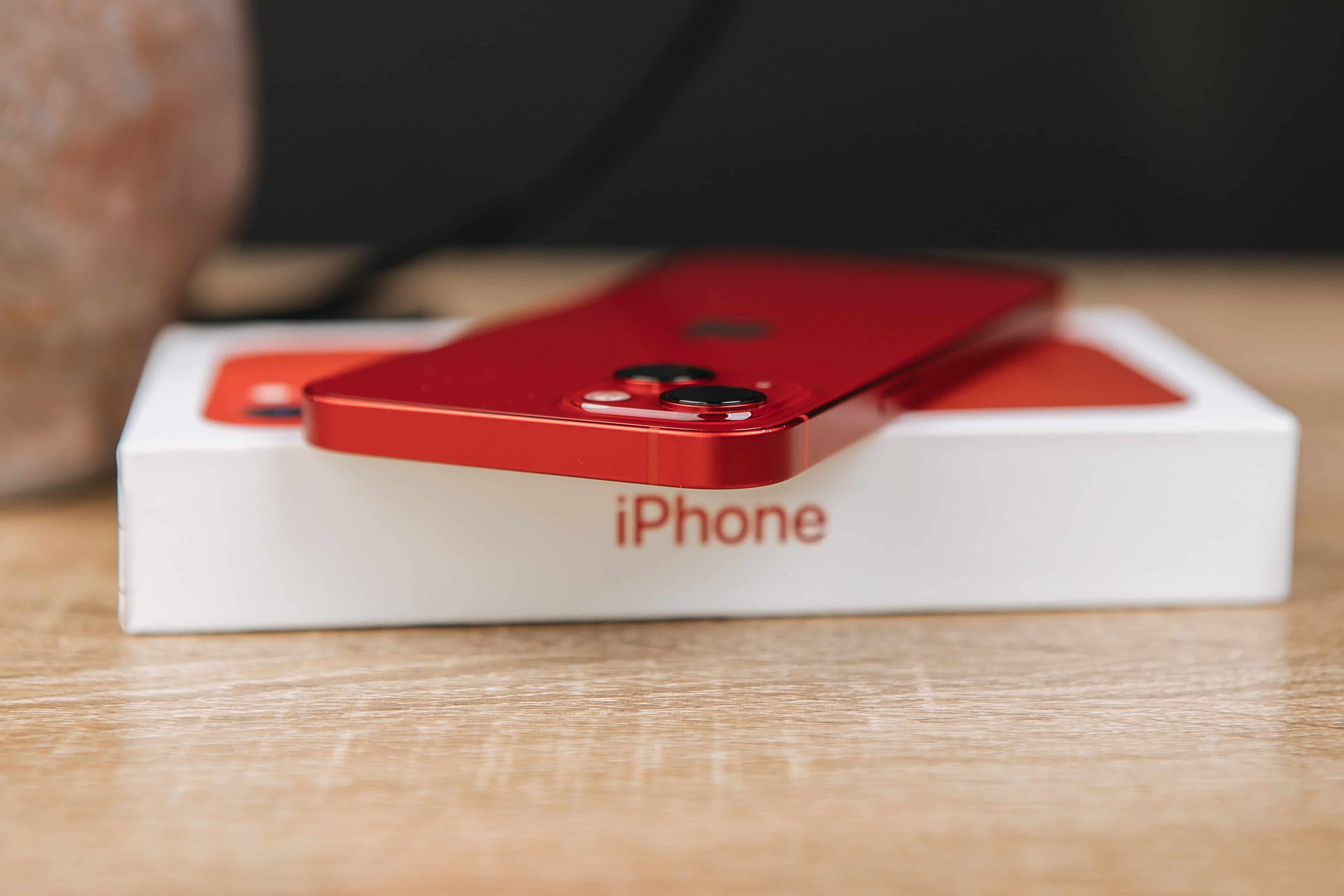 Apple iPhone 13 128GB (PRODUCT)RED (MLPJ3) б/у